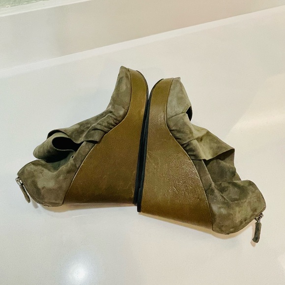 Eileen Fisher Draw Suede Platform Wedge Sandal with Dust Bag - Picture 8 of 16